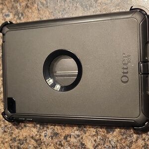 EUC OtterBox Gray Protective Case F/ipad 5th & 6th Generation
